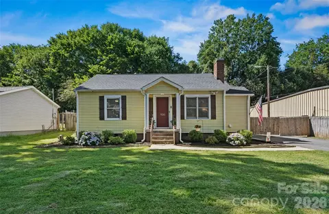 906 Oregon Ave, Kannapolis, NC 28083