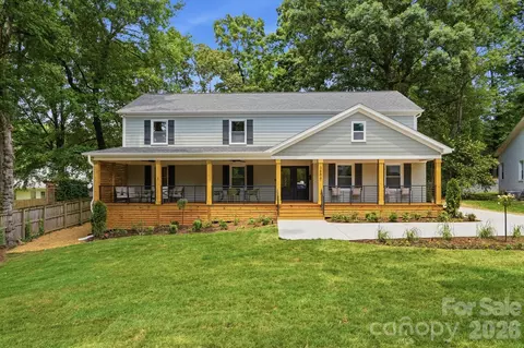 3800 Lovett Cir, Charlotte, NC 28210