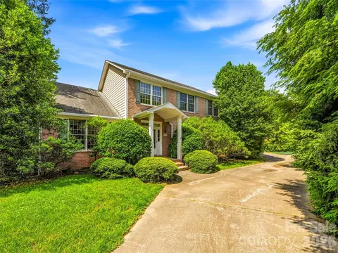 250 Midland Dr, Asheville, NC 28804