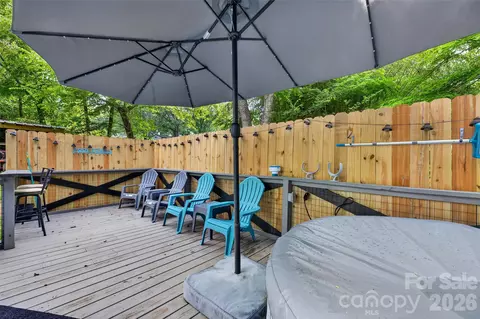 Exterior - 13 E Murray St, Maiden, NC 28650 photo 5 of 8