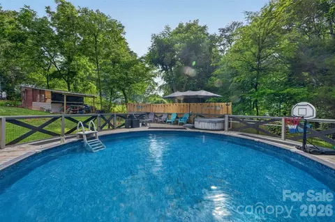 Exterior - 13 E Murray St, Maiden, NC 28650 photo 3 of 8