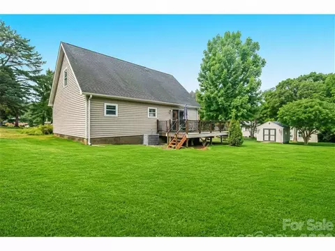 Exterior - 7553 Katherine Dr, Denver, NC 28037 photo 2 of 5