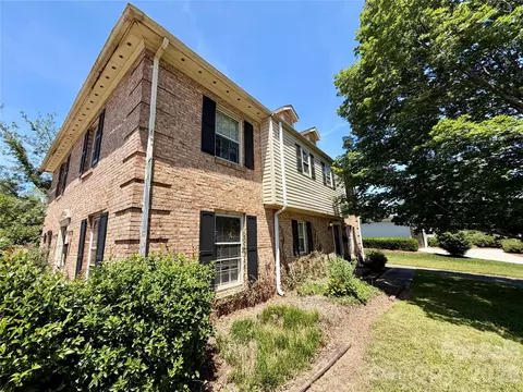 1301 Bywood Ln, Charlotte, NC 28209