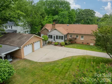 5522 Sharon Rd, Charlotte, NC 28210