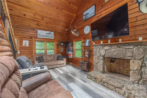 262 Gibson Branch Rd, Clyde, NC 28721