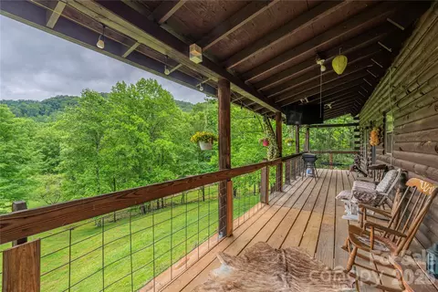 262 Gibson Branch Rd, Clyde, NC 28721