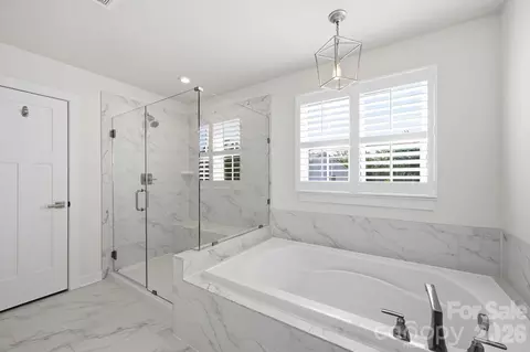 Bath - 11006 Sound Rd, Davidson, NC 28036 photo 2 of 3