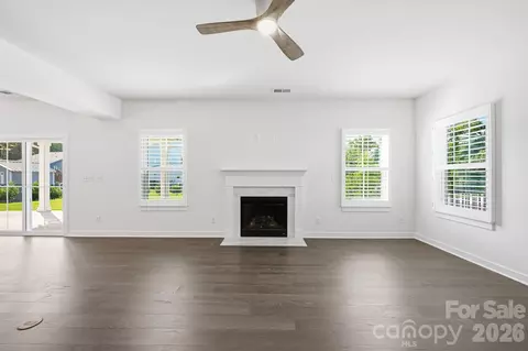 Living - 11006 Sound Rd, Davidson, NC 28036 photo 2 of 5
