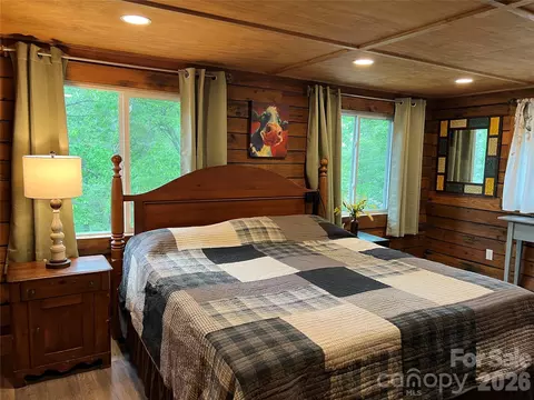 Bedroom - 384 Bear Cub Dr, Spruce Pine, NC 28777 photo 1 of 10