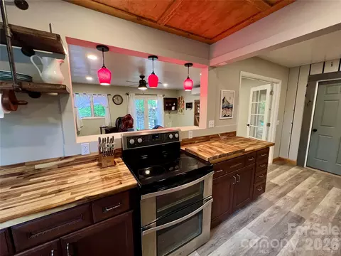 Kitchen - 384 Bear Cub Dr, Spruce Pine, NC 28777 photo 4 of 5