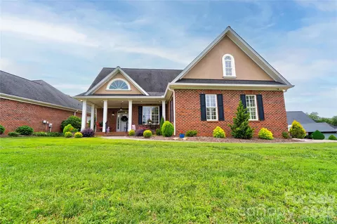 121 Blakemore Dr, Shelby, NC 28152