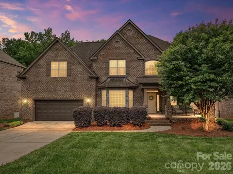 9643 Hampton Oaks Ln, Charlotte, NC 28270