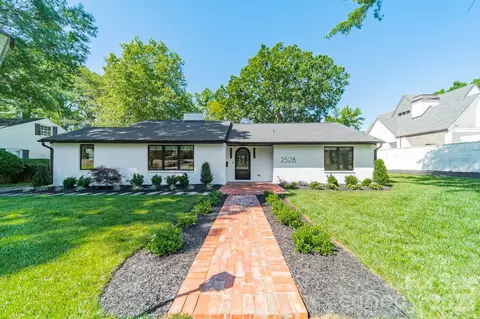 2528 Providence Rd, Charlotte, NC 28211