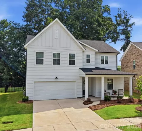 8114 Franklin Trail St, Charlotte, NC 28227