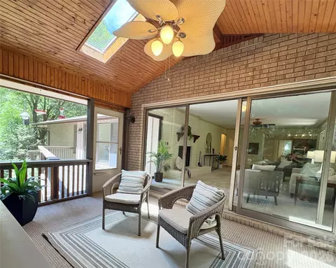 115 Woodhaven Dr, Hendersonville, NC 28739