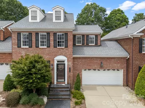 9415 Bonnie Briar Cir, Charlotte, NC 28277