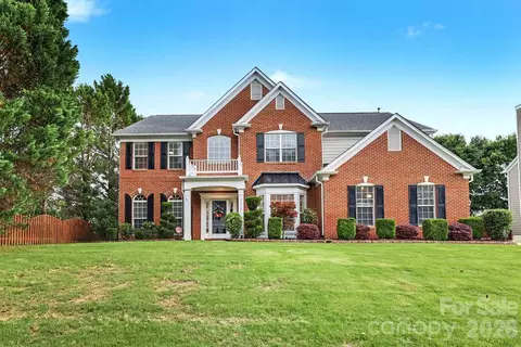 10913 Knight Castle Dr, Charlotte, NC 28277