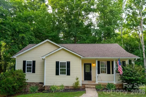 127 Wood Acre Dr, Mooresville, NC 28115