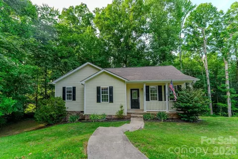 127 Wood Acre Dr, Mooresville, NC 28115