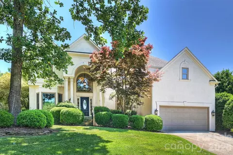 5319 Piper Glen Dr, Charlotte, NC 28277
