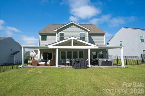 Exterior - 1035 Beacon Ave, Monroe, NC 28110 photo 6 of 7