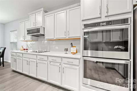 Kitchen - 1035 Beacon Ave, Monroe, NC 28110 photo 3 of 4