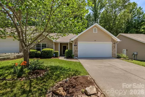 308 Wiltshire Cir, Fletcher, NC 28732
