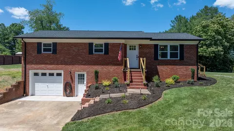 55 Hillsdale Ln, Taylorsville, NC 28681