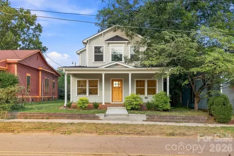 629 S Race St, Statesville, NC 28677
