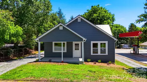 1303 S Sterling St, Morganton, NC 28655