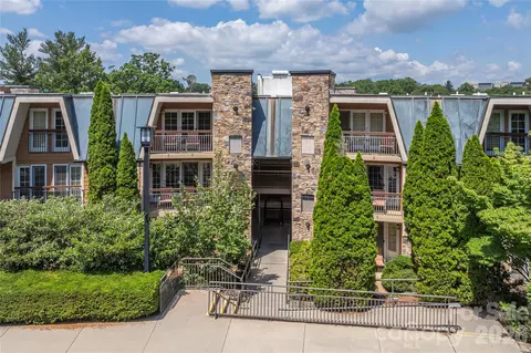 222 Bowling Park Rd, Asheville, NC 28803