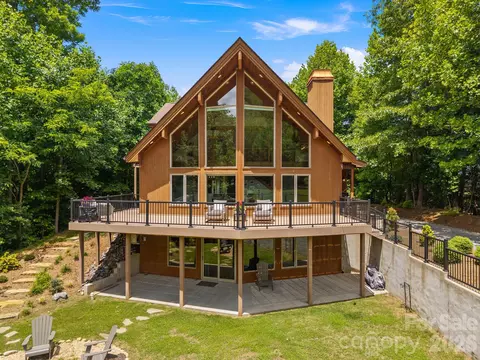 49 Western Eagle Dr, Hendersonville, NC 28792