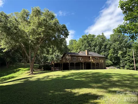 214 Fallingwood Cir, Gastonia, NC 28056