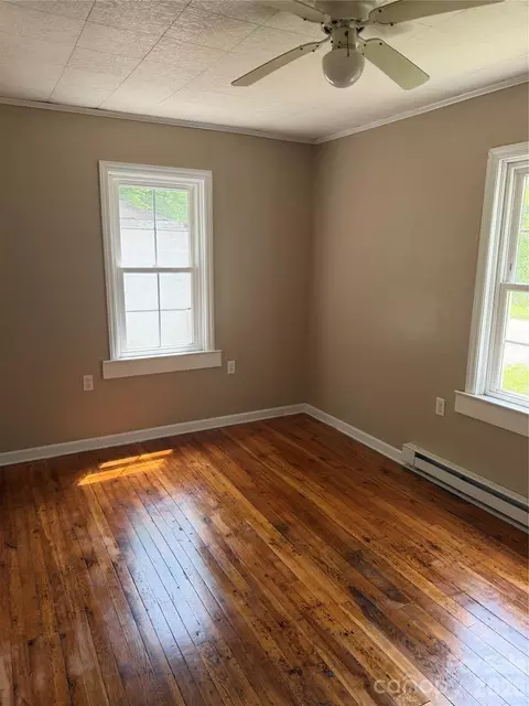 Bedroom - 21 Old Post Office Dr, Marion, NC 28752 photo 2 of 2