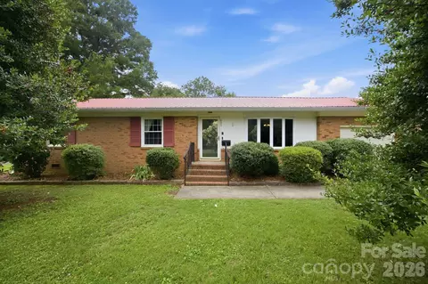 635 Fieldstone Rd, Mooresville, NC 28115