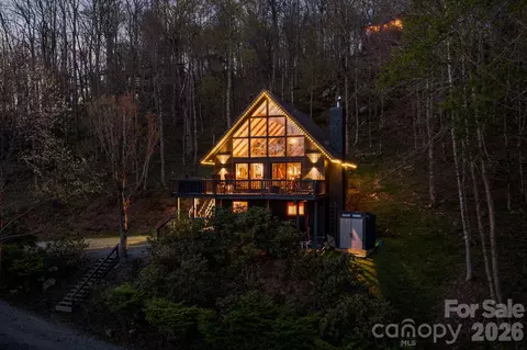 429 Green Cove Rd, Sugar Mountain, NC 28604
