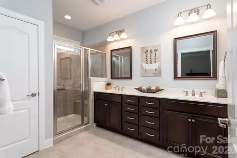 Bath - 17718 Morehampton Ave, Cornelius, NC 28031 photo 1 of 3
