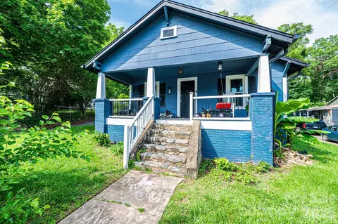 224 Broadway Nw St NW, Lenoir, NC 28645