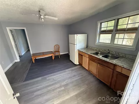 107 Drake St, Gastonia, NC 28052
