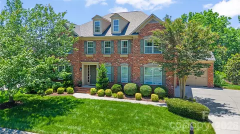 3207 Lakehurst Xing, Matthews, NC 28104