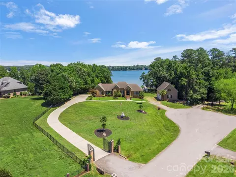 5100 Lake Wylie Rd, Lake Wylie, SC 29710