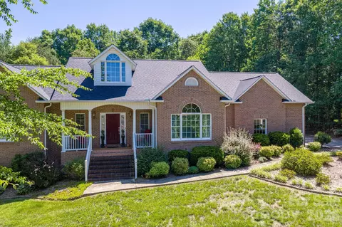 170 Windsor Dr, Taylorsville, NC 28681