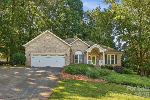 1506 Village Ct, Gastonia, NC 28054