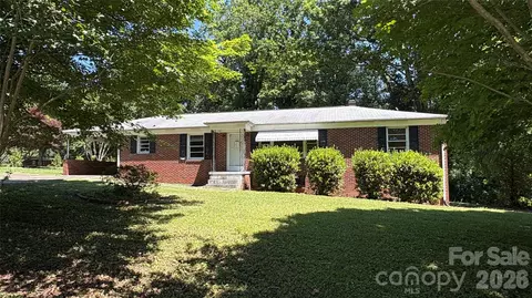 150 31st Nw Ave NW, Hickory, NC 28601
