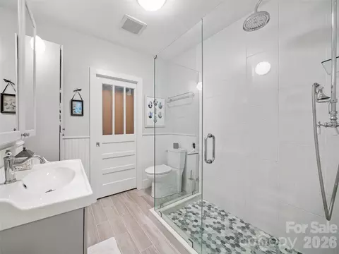 Bath - 44 Hemlock Ave, Spruce Pine, NC 28777 photo 2 of 2