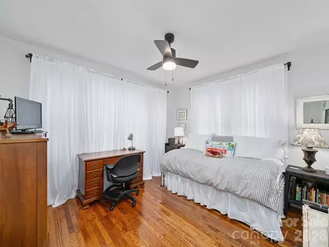 Bedroom - 44 Hemlock Ave, Spruce Pine, NC 28777 photo 3 of 6