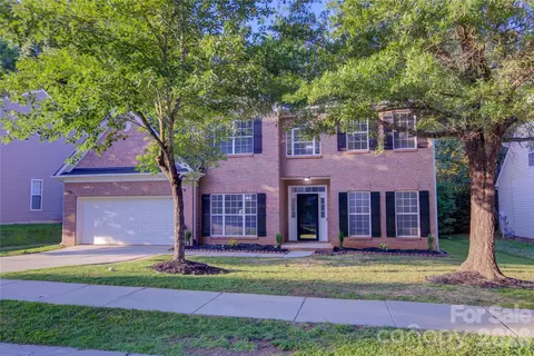 520 Grantham Ln, Charlotte, NC 28262