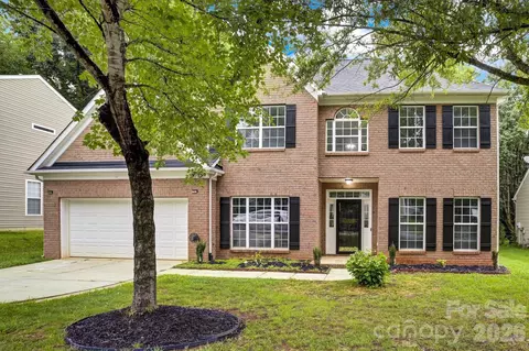 520 Grantham Ln, Charlotte, NC 28262