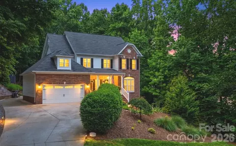 5780 Crown Ter, Hickory, NC 28601