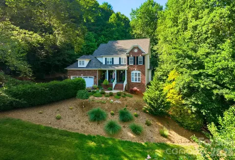 5780 Crown Ter, Hickory, NC 28601